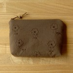 sale! ふわふわポーチ（花柄・チャコールブラウン）
