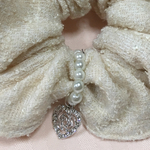 チャーム付きハンドメイド シュシュ