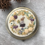 刺繍のコンパクトミラー ミモザ