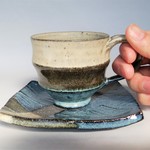青いモダンなコーヒーカップ