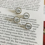 7526 ヨーロッパ　ヴィンテージボタン 13mm×4個  シャビーシック