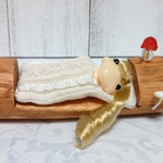 木のベッド  赤のクリスタルきのこ