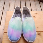 秋冬向けペイントシューズ　スリッポン「夢の星空」