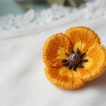［限定2点］　立体刺繍のお花ブローチ　オレンジイエロー