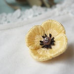 ［限定2点］　立体刺繍のお花ブローチ　クリームイエロー