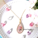 レジン　薔薇のネックレス