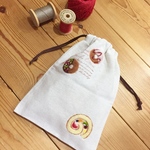 Cafe-sweets☆羊毛刺繍 巾着〜ロールケーキ🍓