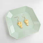 揺れる食べ物ピアス♢ナンピアス(イヤリング変更可)
