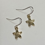 リボンと音符の樹脂ピアス