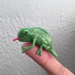 ゆび乗りカメレオン
