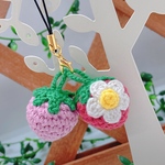  【緑ヘタ】お花付きイチゴのストラップ　