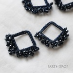 ( 2pcs ) 27×37mm 編み込みビーズ 菱形チャーム ネイビー〔CH-140NA〕