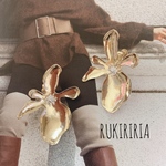 RUKIRIRIA #421 ゴールドフラワーイヤリング　大ぶりイヤリング 