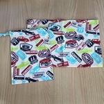 ラスト1セット限り‼️ アイボリー アメ車 車 バス クラシックカー サイン英字柄 小学校 机サイズ  ランチョンマット 巾着 ６０×４０ 給食セット 小学校 男の子
