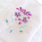 オーガンジースミレ刺繍ツイードがま口ポーチ