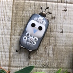 白いふくろうさん　　ブローチ、お守り