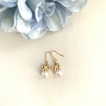 リボンとパールのピアス
