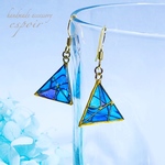 レジン ステンドグラス 三角 ピアス/イヤリング