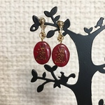 ［再販］お試し価格　耳に優しい　耳が痛くなりにくい　えんじ色エジプシャンキャットチェコビーズ 
