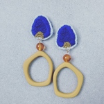 oriental blue×honey刺繍ピアス