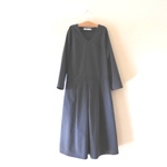 Ｖネックのタックワンピース【Ｍ～Ｌ】