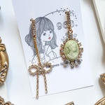 クリスタルで上品な雰囲気❤︎ブラックカメオとリボンのヴィンテージライクピアス