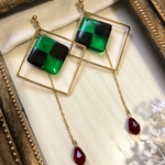 市松模様のイメージイヤリング