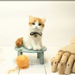 羊毛フェルト　猫　茶トラハチワレ猫さん　ねこ　ネコ　猫フィギュア