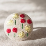 刺繍ブローチ ヒガンバナ(レッド)ヘアゴム可 送料無料