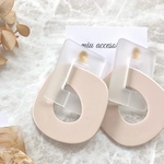 アクリルチェーンピアス