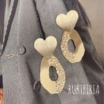 RUKIRIRIA #422 メタルゴールドハートピアス  大ぶりピアス ピアスのみ