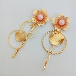 桜のアシンメトリーピアス／イヤリング