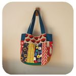 　♫　北欧風　ランダムパッチ　肩掛け　U型BAG　脇ポケット　♫帆布　ブルー　クマ 花　おうち
