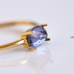 「宝石の裏側」天然石アイオライト0.45ct silver925&18KGP 7号～15号 「清廉さと気まぐれ」