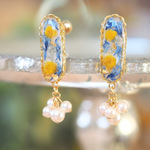 ミモザとブルーのアクセサリー