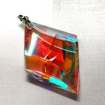 虹の結晶『夕虹』ひし形 ペンダントトップ VD-200