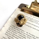 ヴィンテージボタンと真鍮のリング ブラックゴールド系