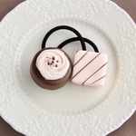 ★新作★ボンボンショコラのヘアゴム (ストロベリーモカ)