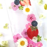 【全機種対応】春待ちベリーの押し花スマホケース