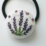 紫の小花の刺繍ヘアゴム