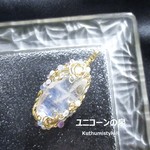 ホワイトラブラドライトペンダント（ワイヤージュエリー☆ワイヤーアクセサリー☆ワイヤーラッピング天然石ネックレス）