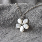 Flower Pendant（ホワイトシェル）