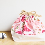 いちごdesign 果物パッチワーク×お弁当巾着袋 〈赤〉