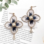 ゴールド×ブルー 刺繍フラワーピアス