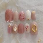 スモーキーピンクの押し花ネイル