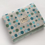 STOF fabrics  Vilma  ふぞろい水玉のふた付きポケットティッシュケース  