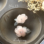 🌼送料無料🌼ベビーピンク 花 葉付きノンホールピアス No.13