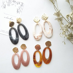 送料無料4colorマーブルオーバルプレートと変形ゴールドプレートの大ぶりピアス/イヤリング