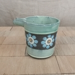 青いお花の片口　