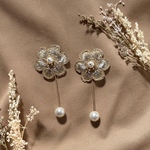 お花のレースパールピアス